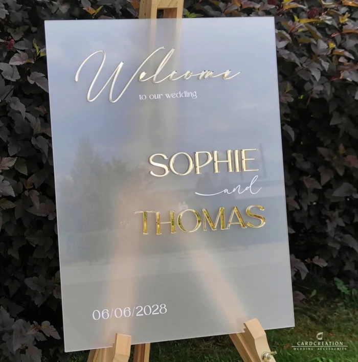 wedding_welcome_sign_UT2407-1.webp Elegantná uvítacia tabuľa z bieleho akrylu, UT2407 - Image 1